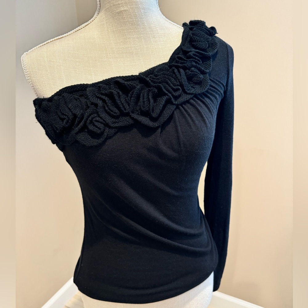 5 for $30 NWT FOREVER 21 One Shoulder Flower Sweater